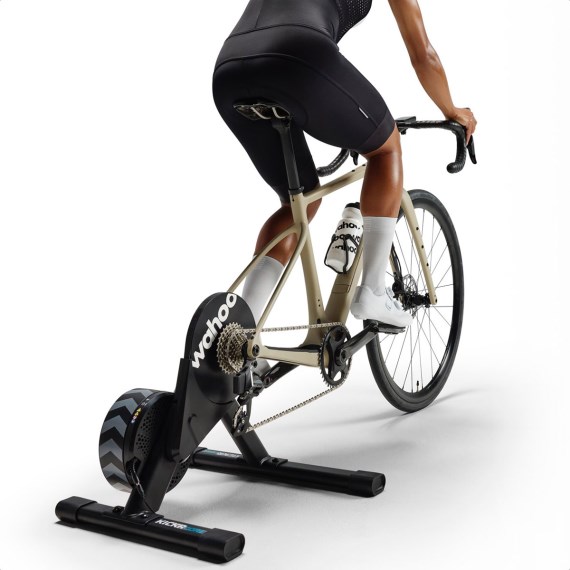 Rodillo de Entrenamiento WAHOO KICKR CORE V2 c/ piñón